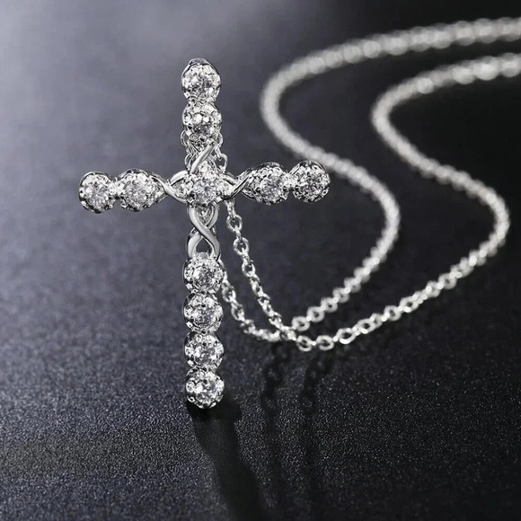 NEW S925 Sterling Silver Diamond Cross Necklace - Picture 1 of 9